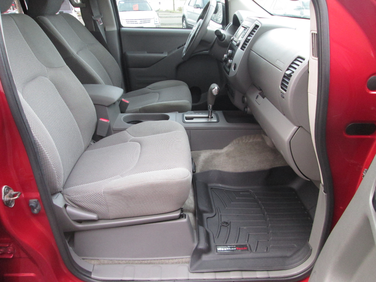 Nissan Frontier SV Crew Cab 5AT 4WD 2015