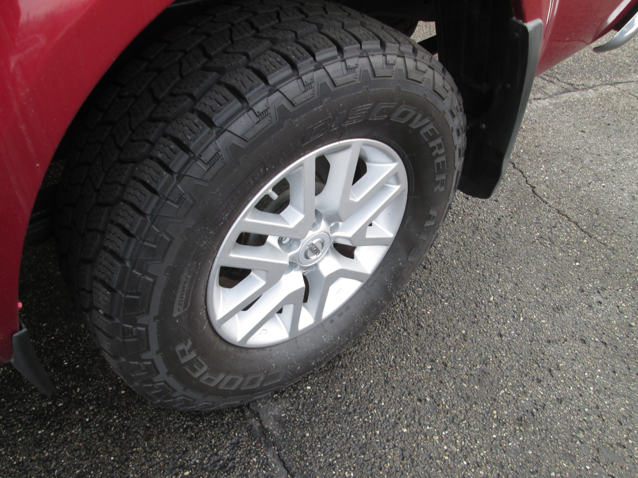 Nissan Frontier SV Crew Cab 5AT 4WD 2015