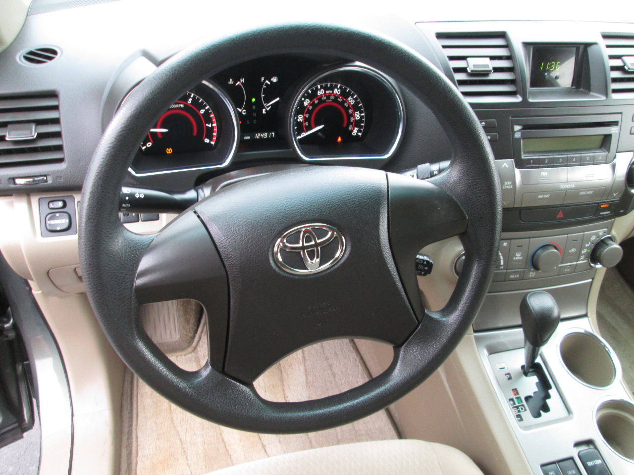 Toyota Highlander Base 4WD 2008