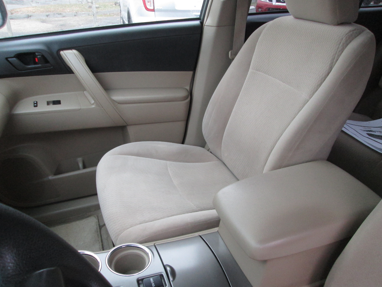 Toyota Highlander Base 4WD 2008