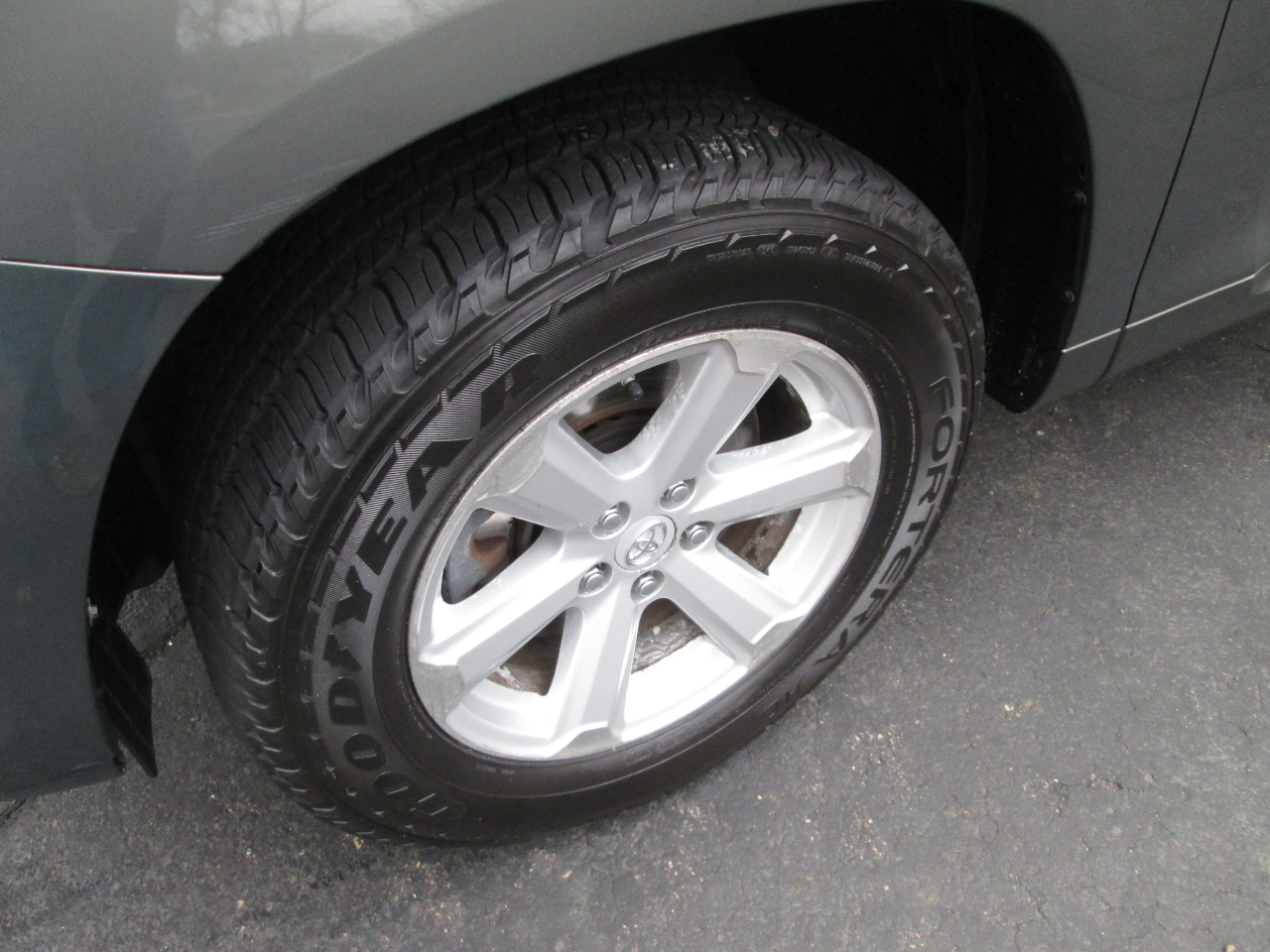 Toyota Highlander Base 4WD 2008