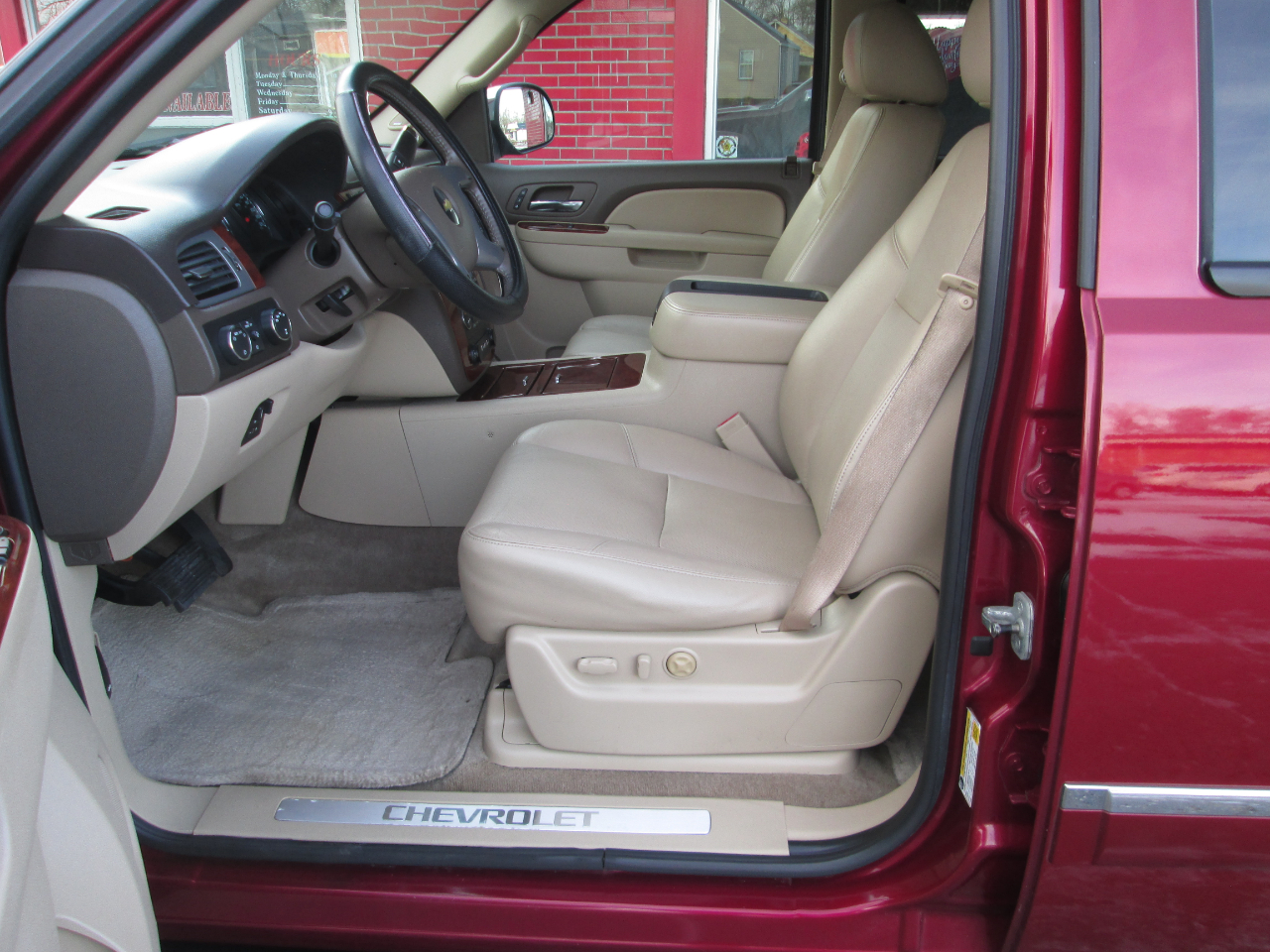 Chevrolet Suburban LTZ 1500 4WD 2010