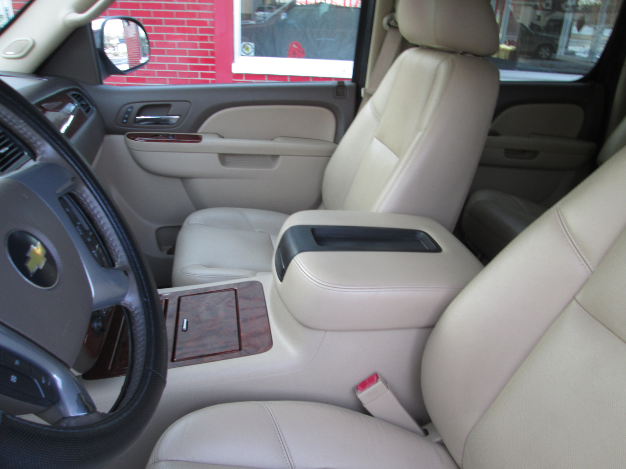 Chevrolet Suburban LTZ 1500 4WD 2010