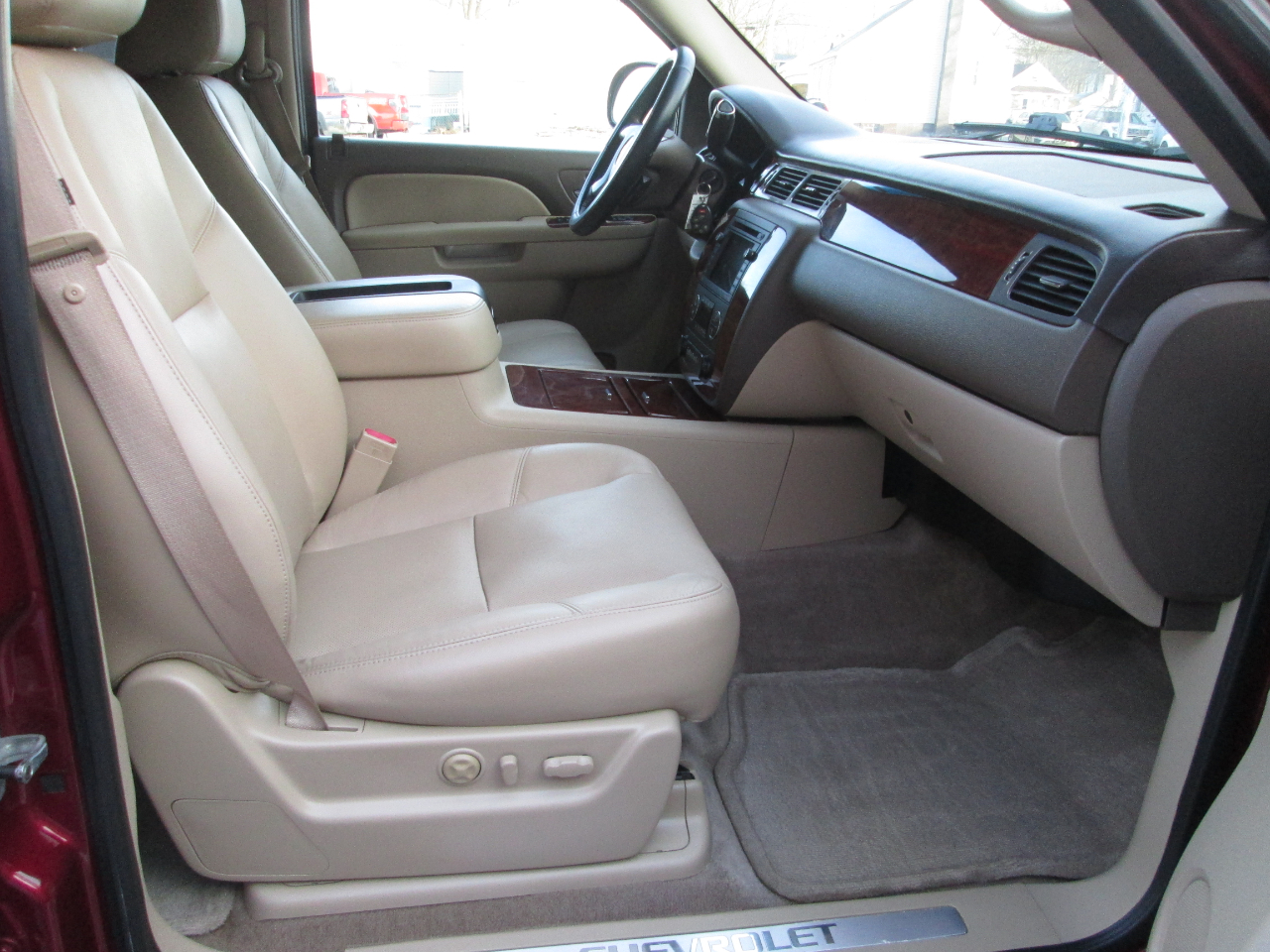 Chevrolet Suburban LTZ 1500 4WD 2010