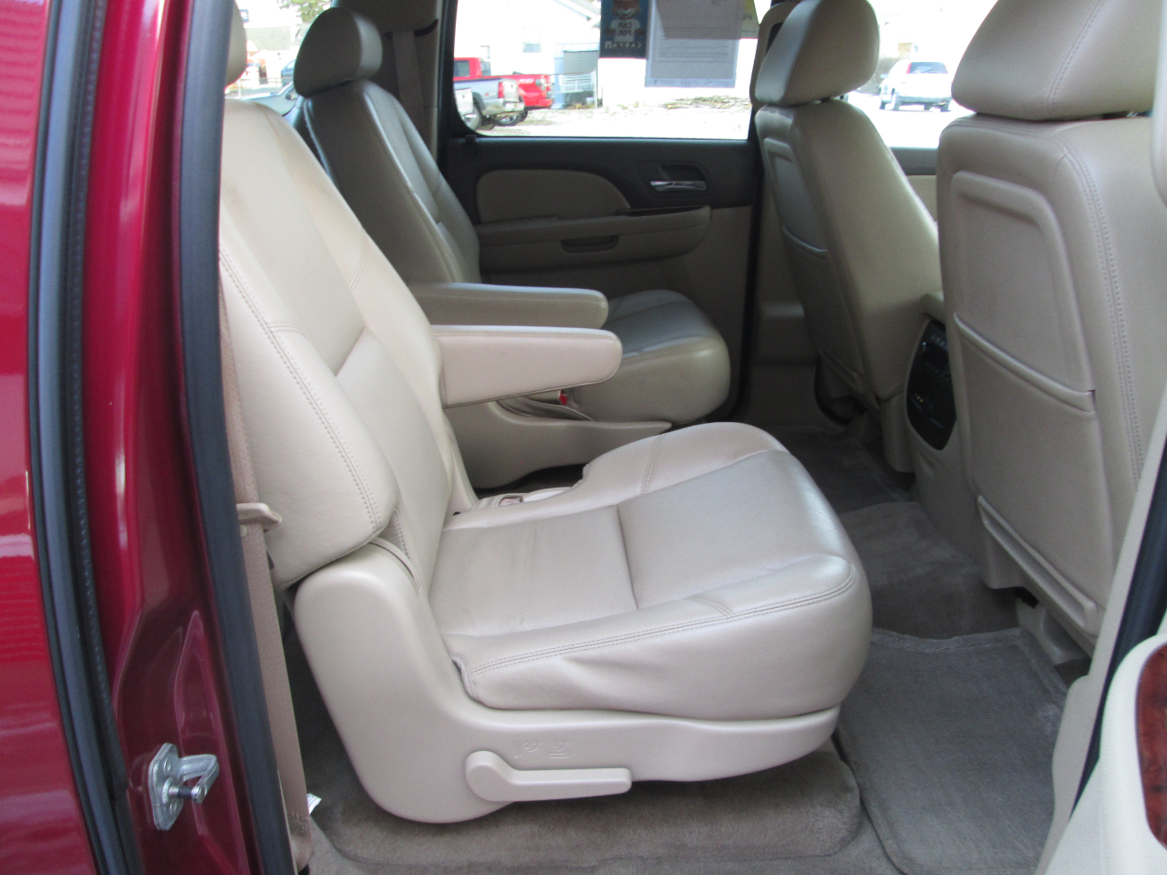 Chevrolet Suburban LTZ 1500 4WD 2010