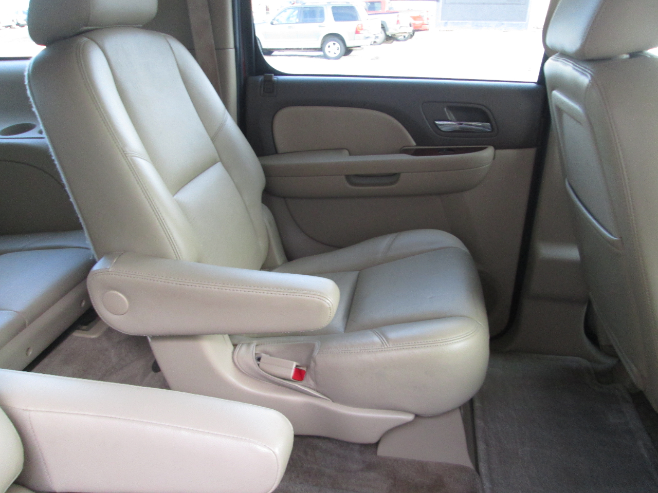 Chevrolet Suburban LTZ 1500 4WD 2010