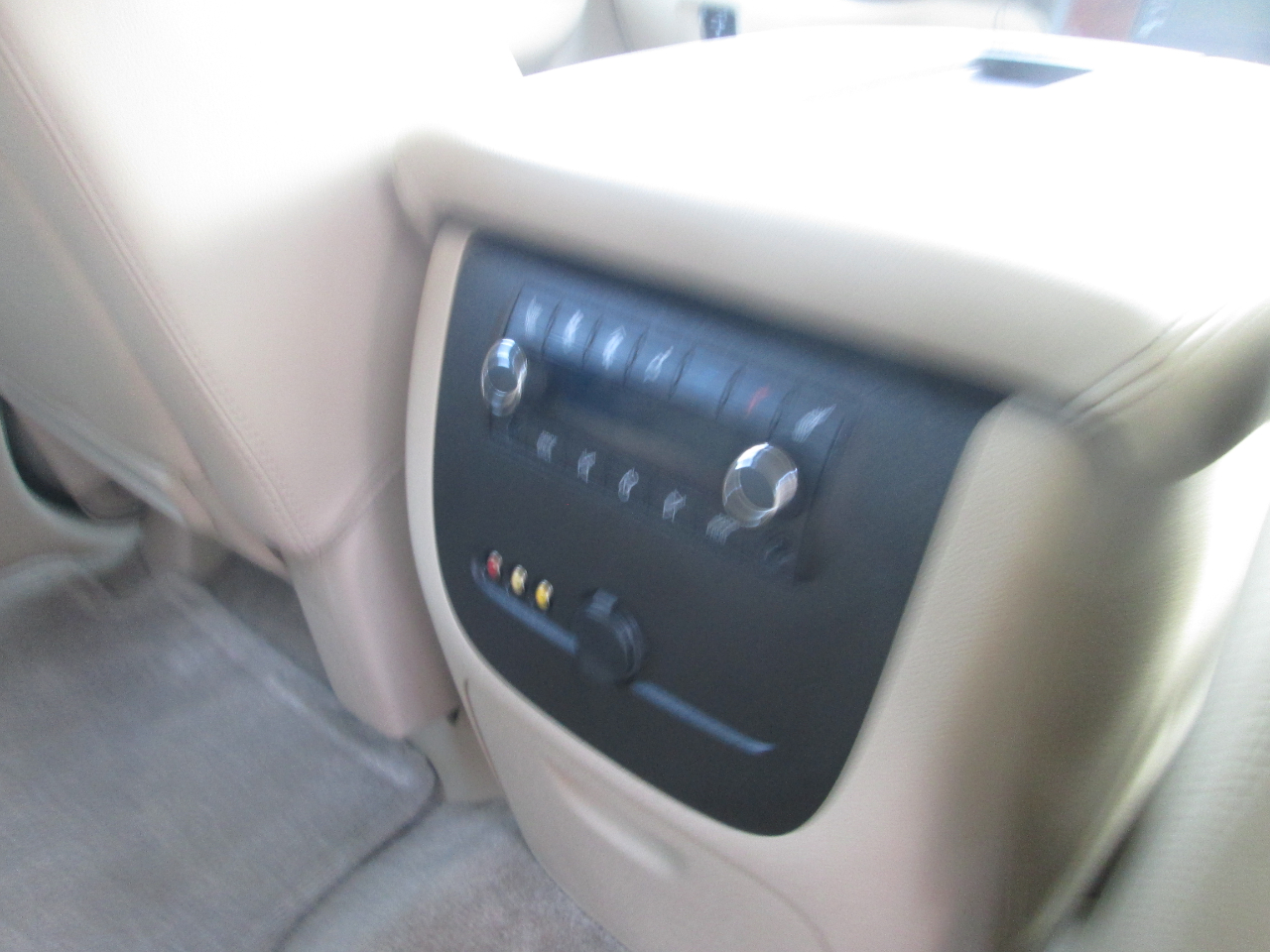 Chevrolet Suburban LTZ 1500 4WD 2010