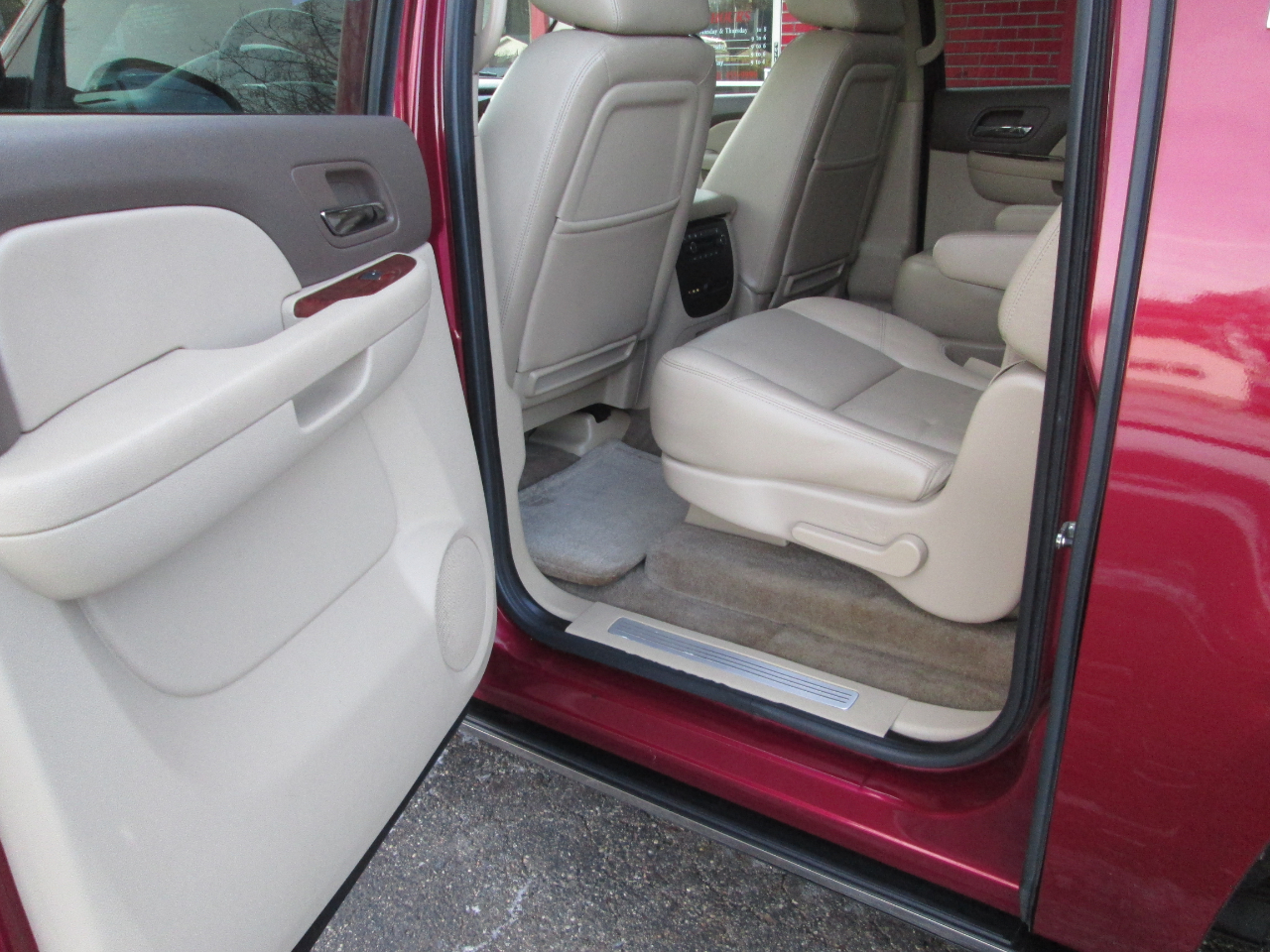 Chevrolet Suburban LTZ 1500 4WD 2010