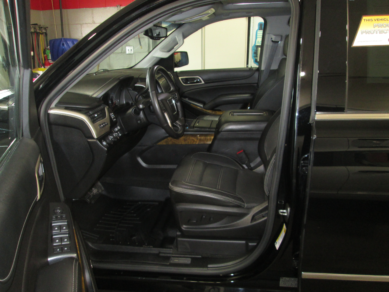 GMC Yukon XL Denali 4WD 2017