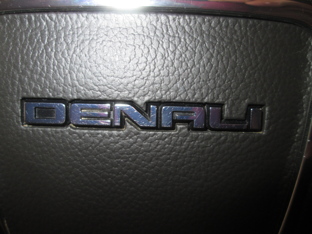 GMC Yukon XL Denali 4WD 2017