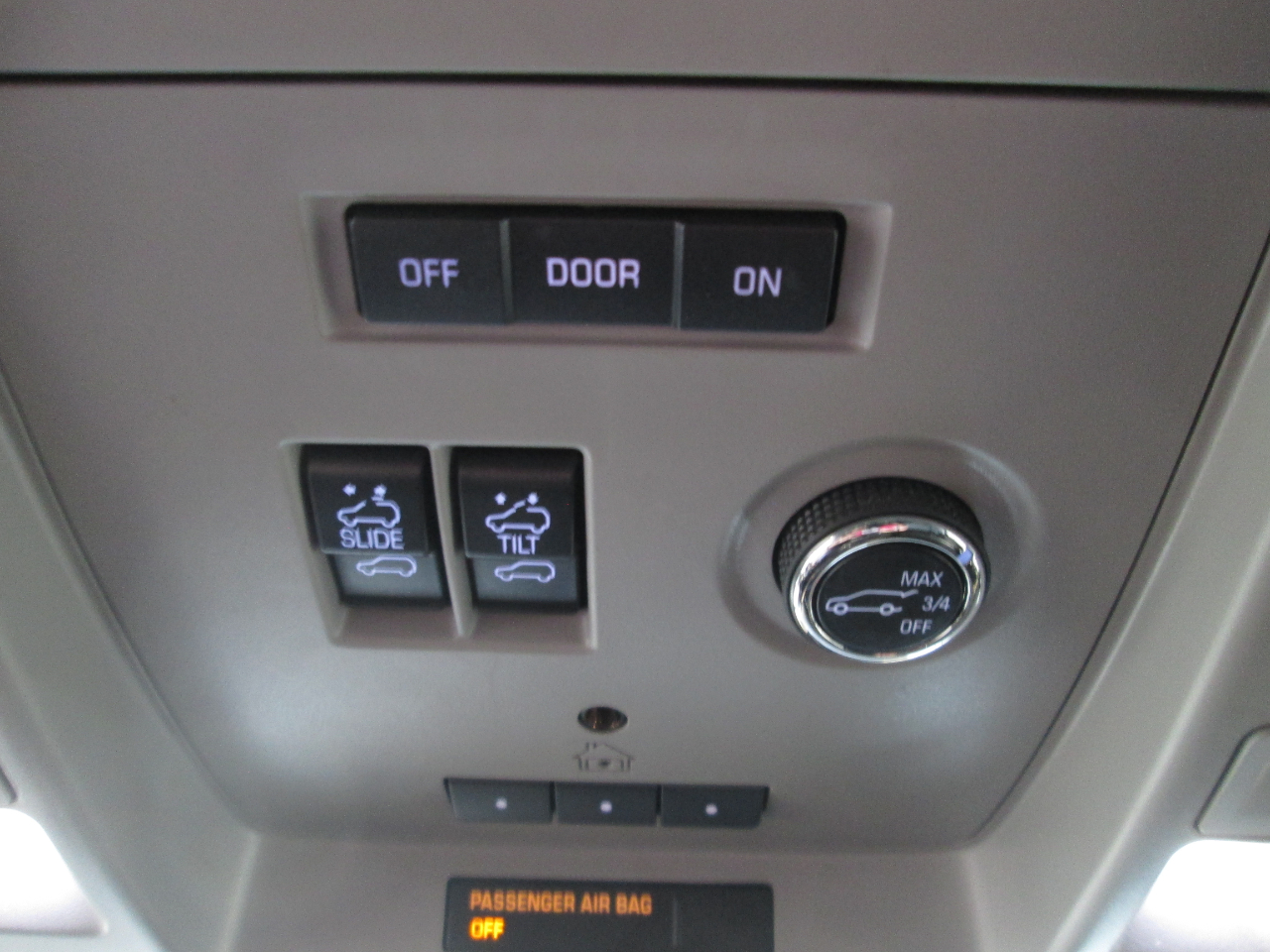 GMC Yukon XL Denali 4WD 2017