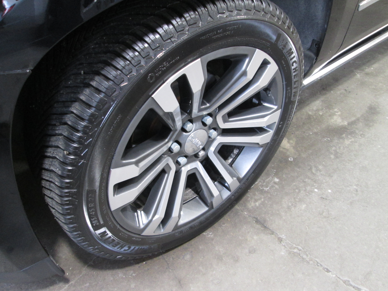 GMC Yukon XL Denali 4WD 2017