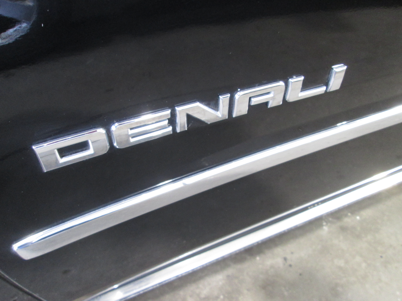 GMC Yukon XL Denali 4WD 2017