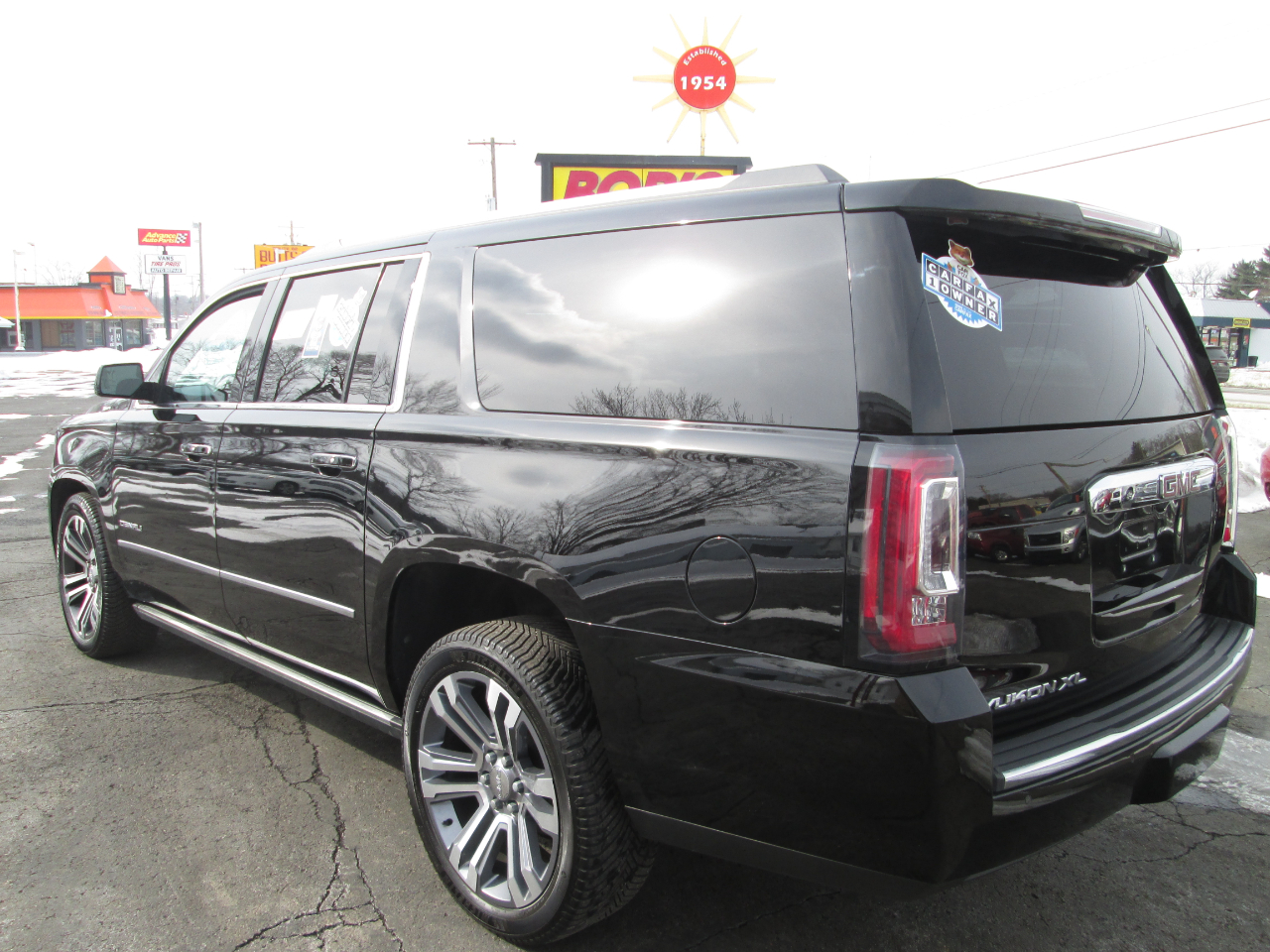 GMC Yukon XL Denali 4WD 2017