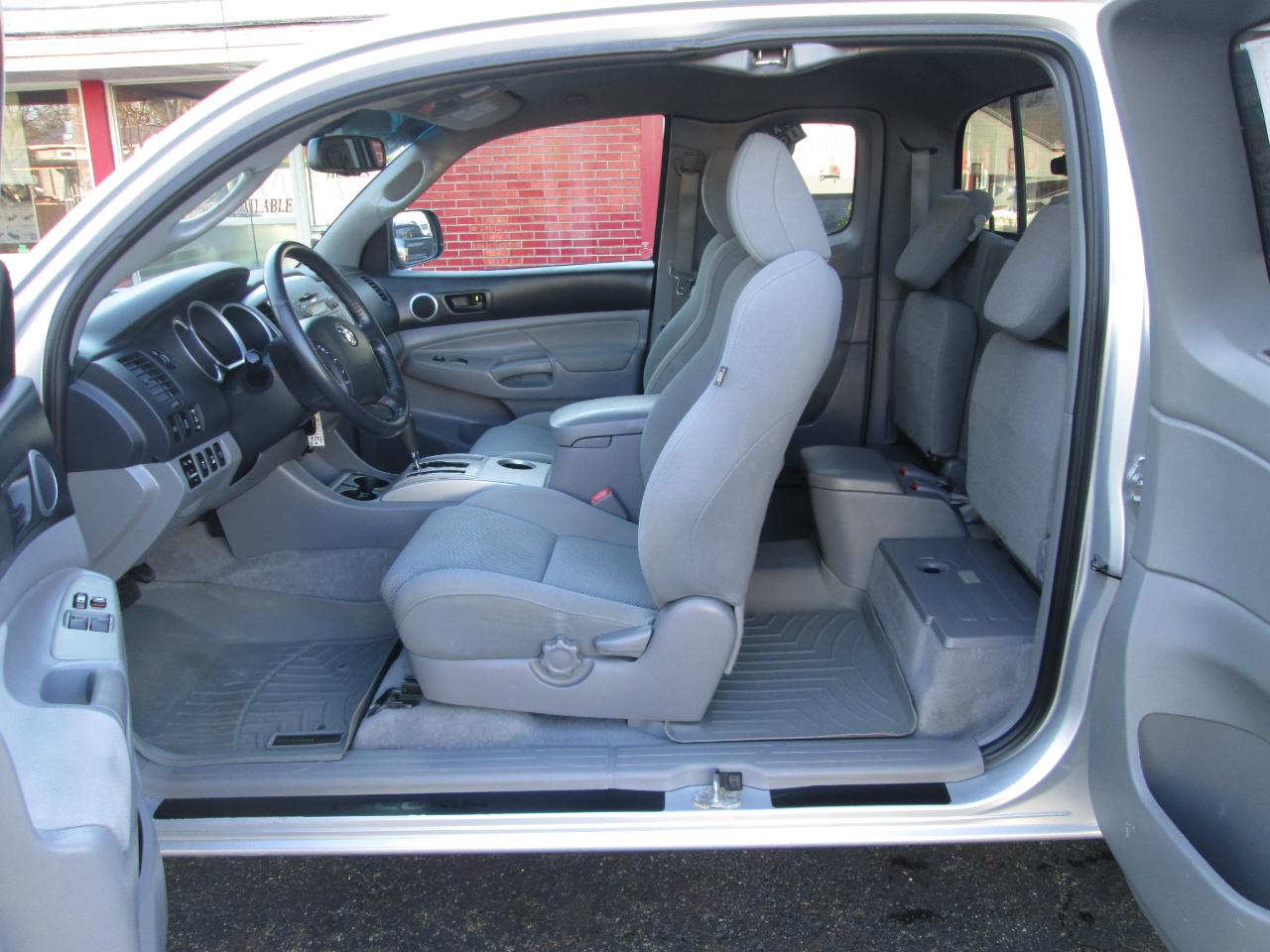 Toyota Tacoma Access Cab V6 Automatic 4WD 2011