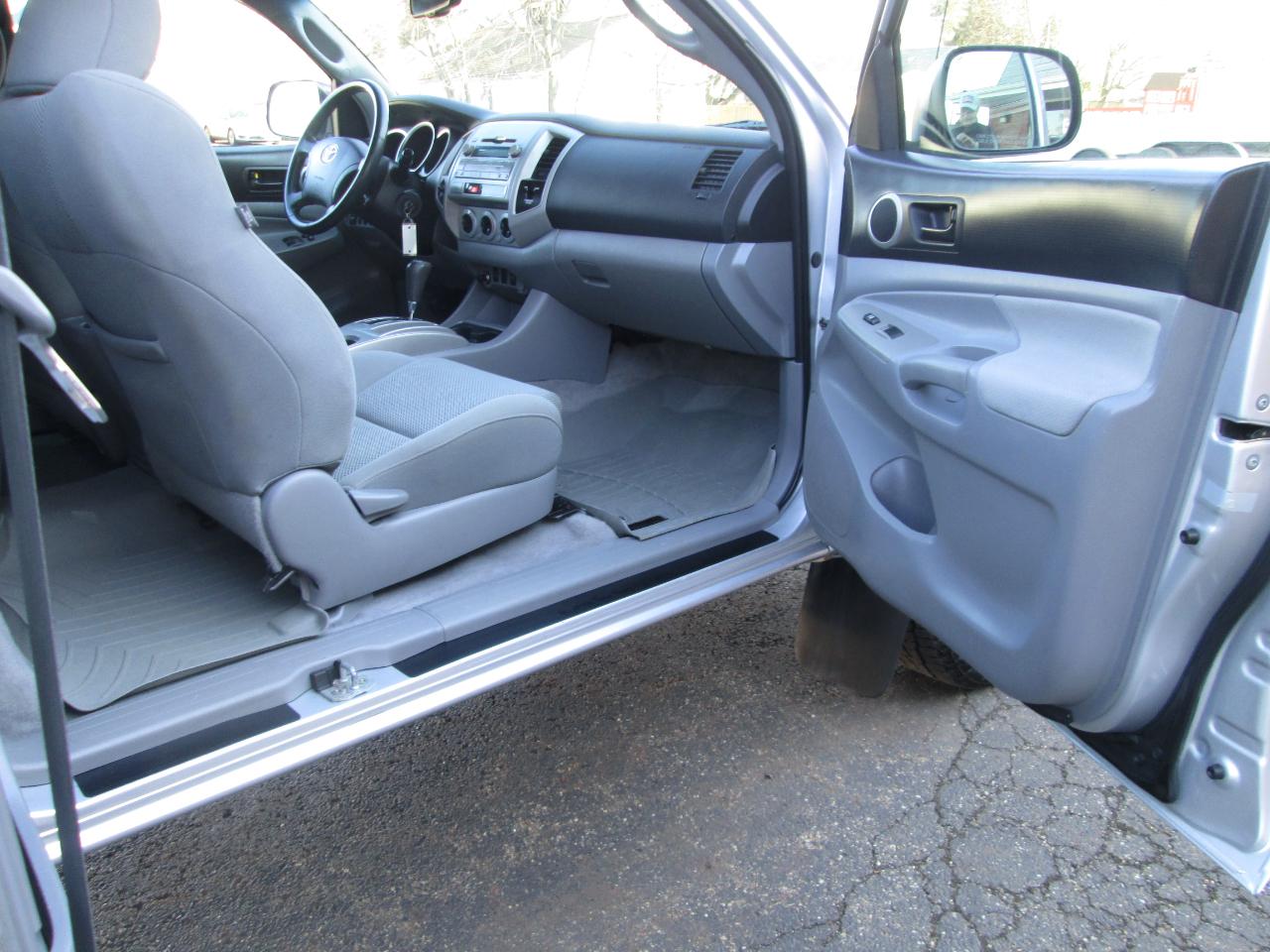 Toyota Tacoma Access Cab V6 Automatic 4WD 2011