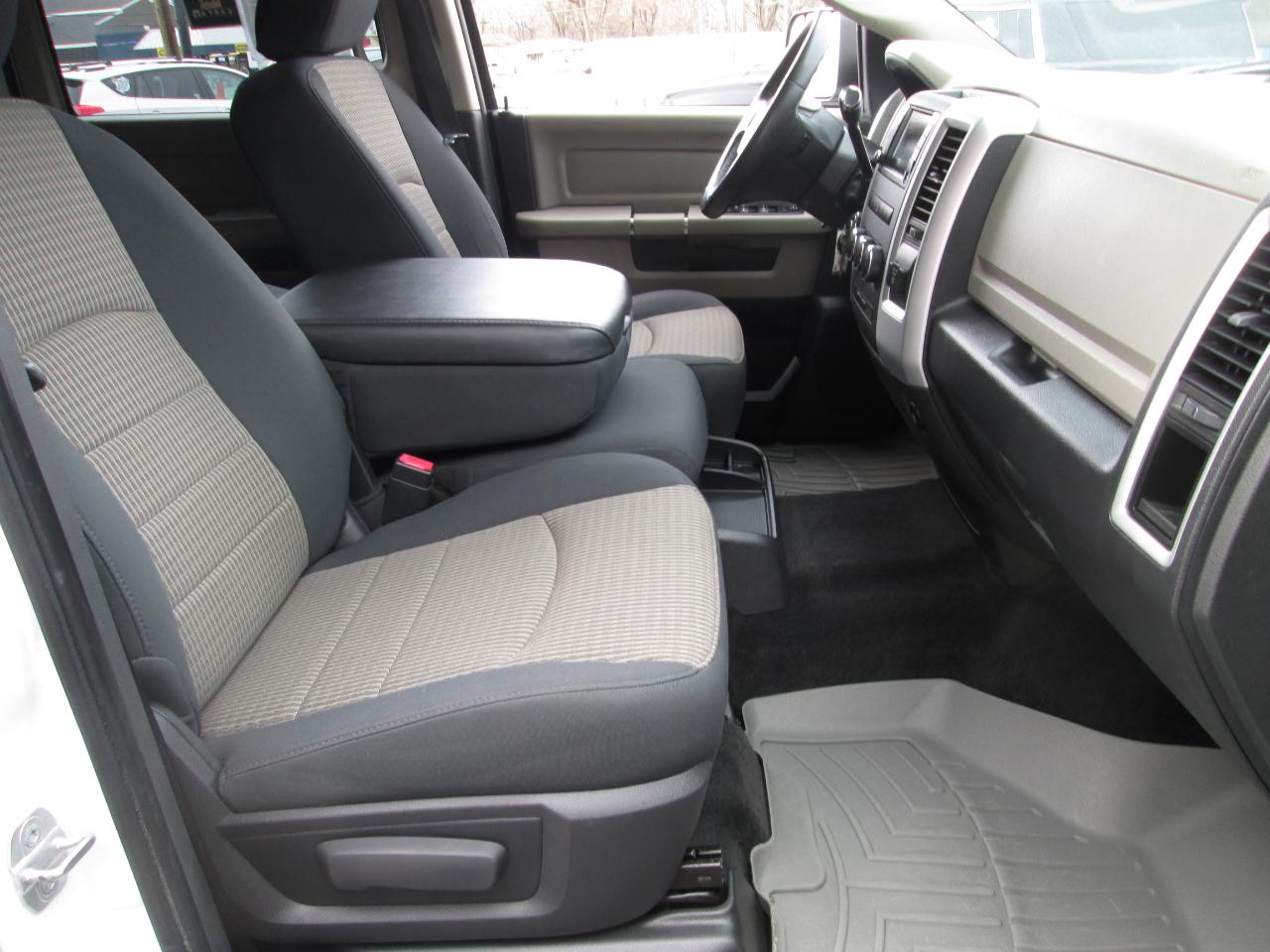 RAM 1500 Outdoorsman 4x4 Crew Cab 5'7" Box 2012