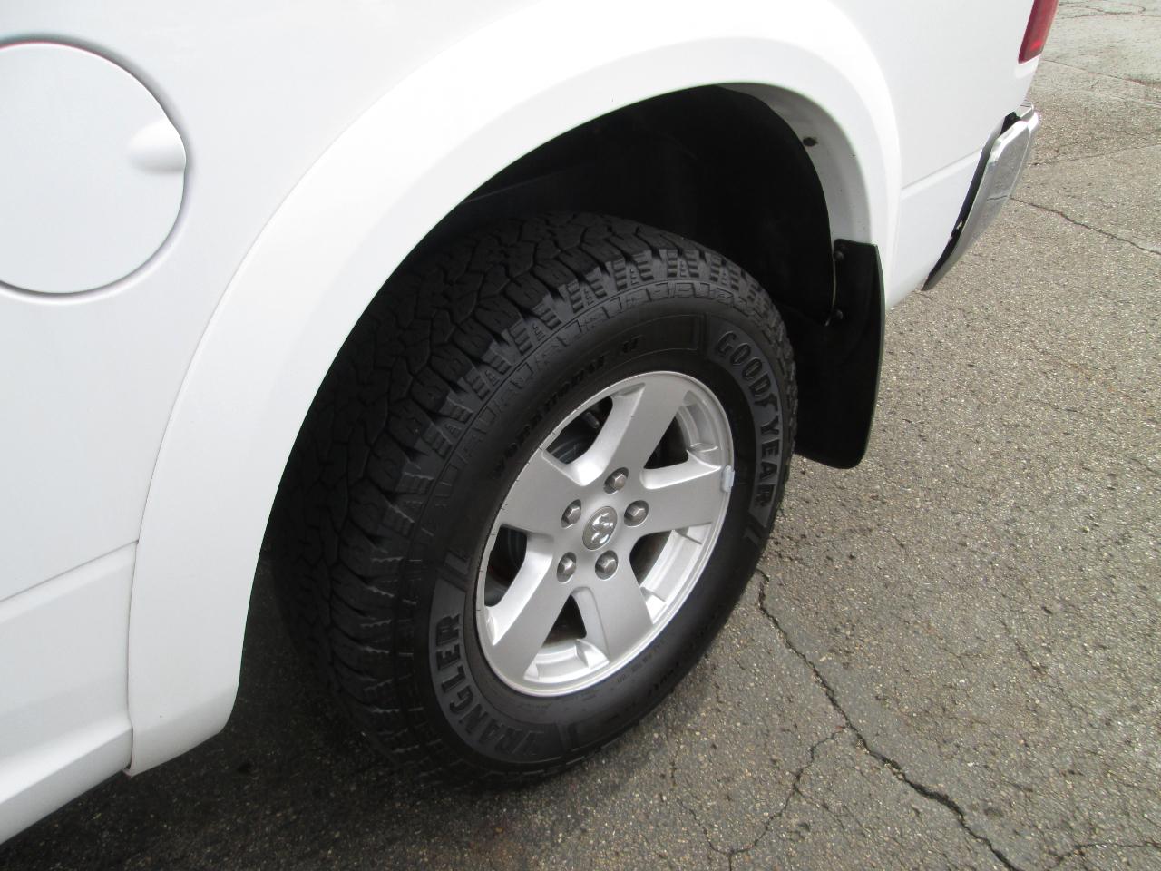 RAM 1500 Outdoorsman 4x4 Crew Cab 5'7" Box 2012