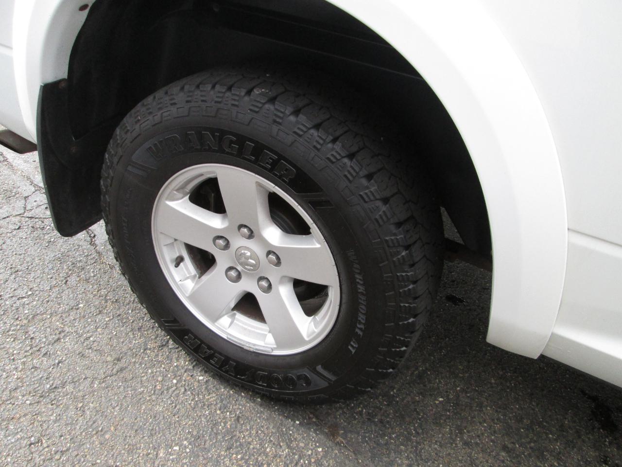 RAM 1500 Outdoorsman 4x4 Crew Cab 5'7" Box 2012