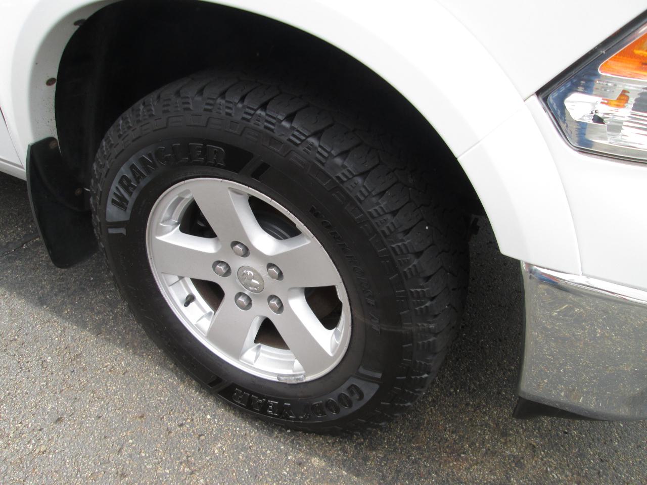 RAM 1500 Outdoorsman 4x4 Crew Cab 5'7" Box 2012