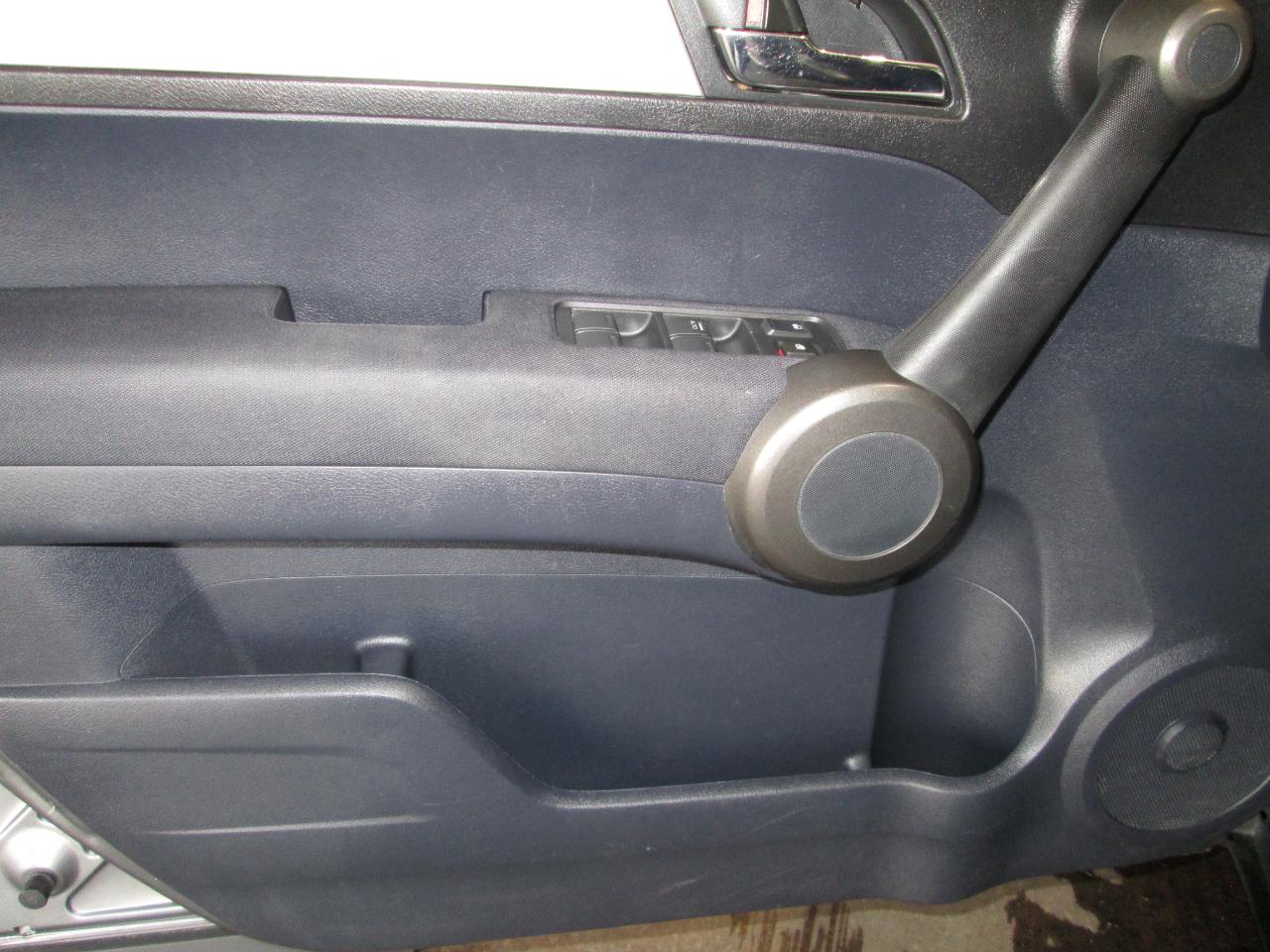 Honda CR-V LX 4WD 5-Speed AT 2011