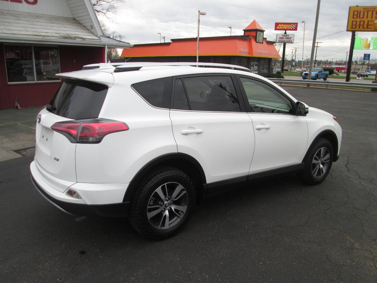 Toyota RAV4 XLE FWD 2016