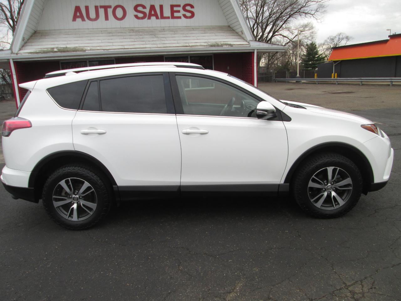 Toyota RAV4 XLE FWD 2016
