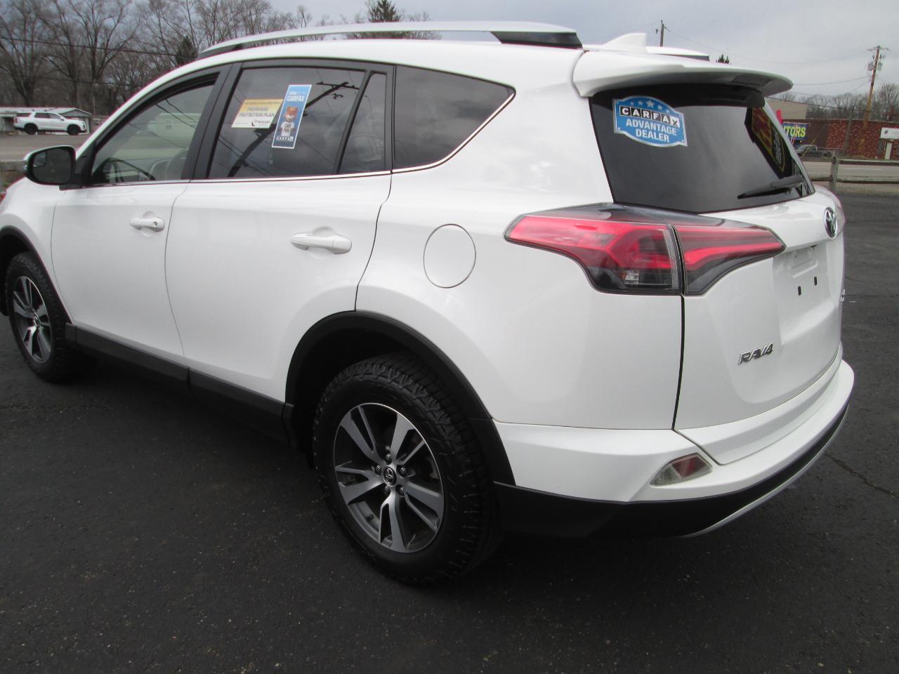 Toyota RAV4 XLE FWD 2016