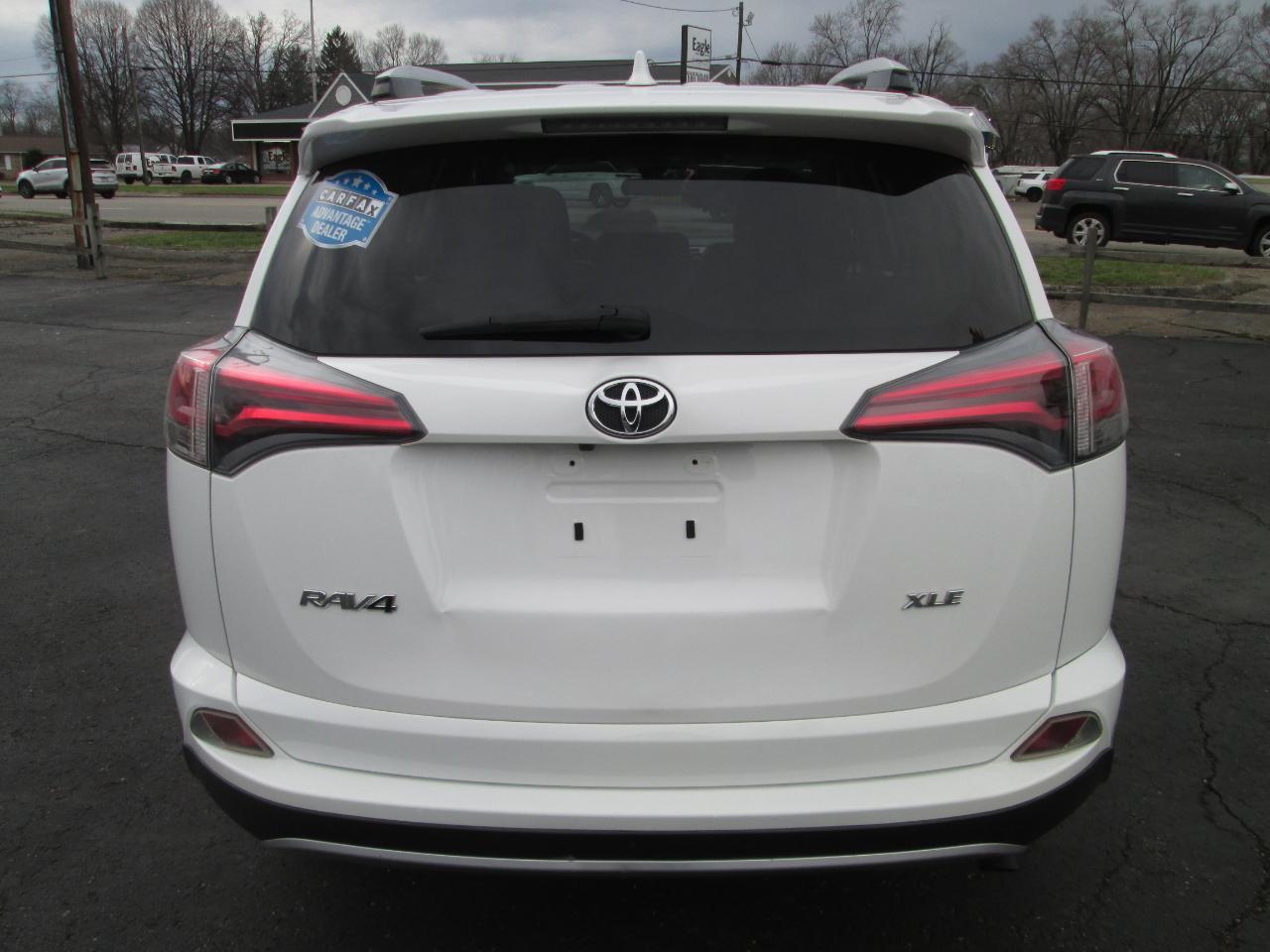 Toyota RAV4 XLE FWD 2016