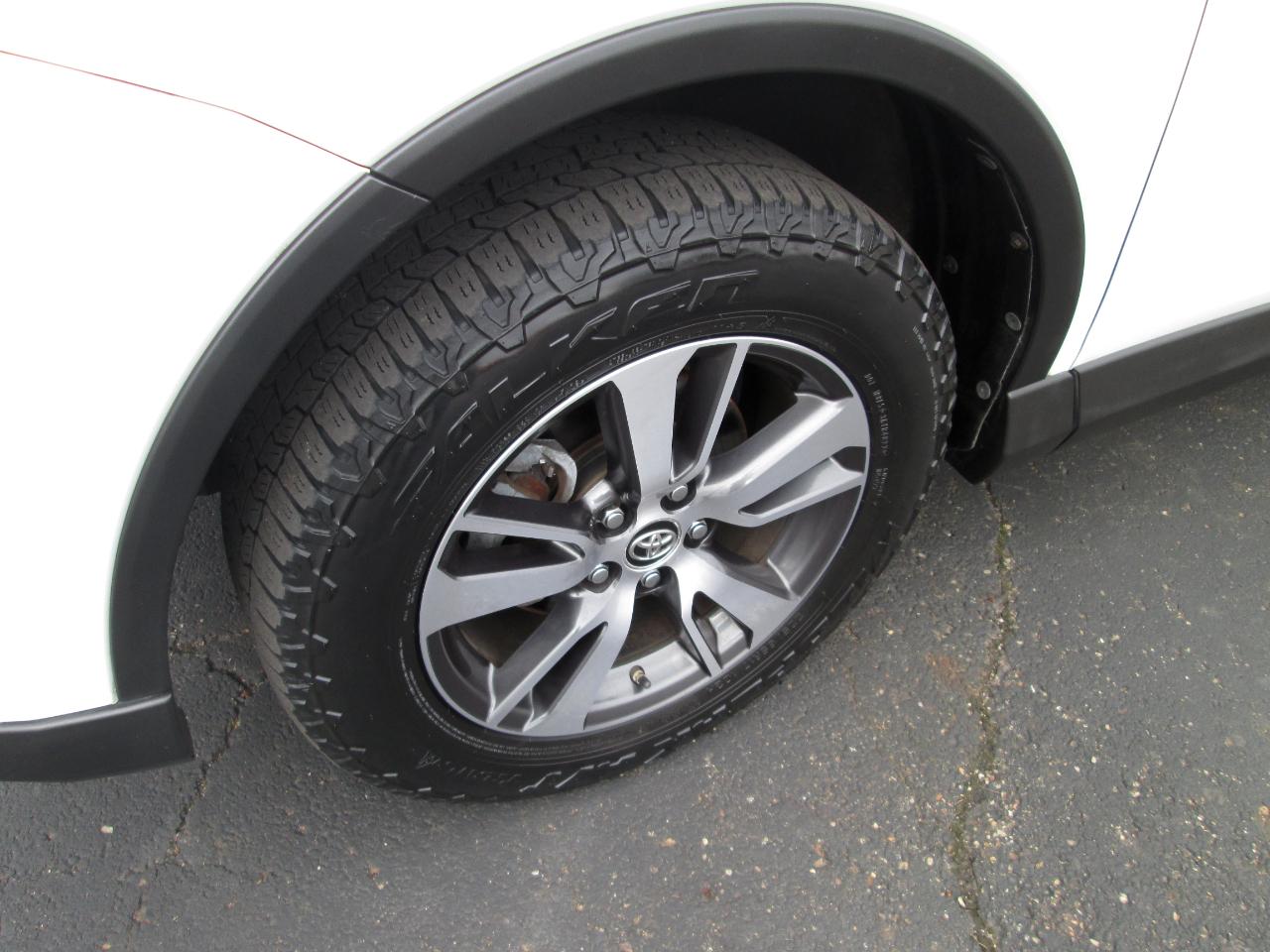 Toyota RAV4 XLE FWD 2016