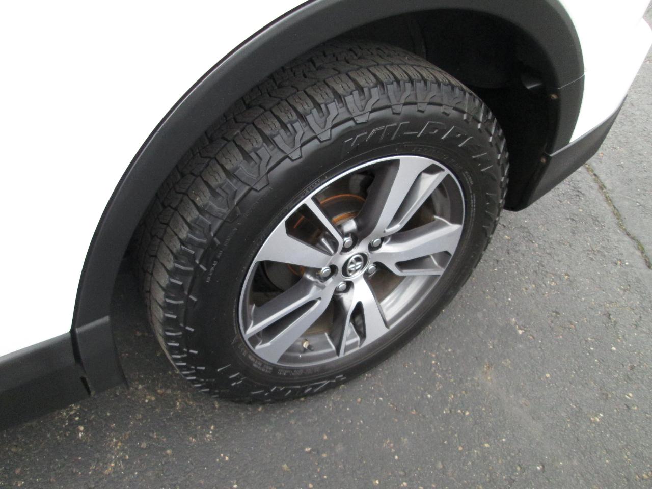 Toyota RAV4 XLE FWD 2016