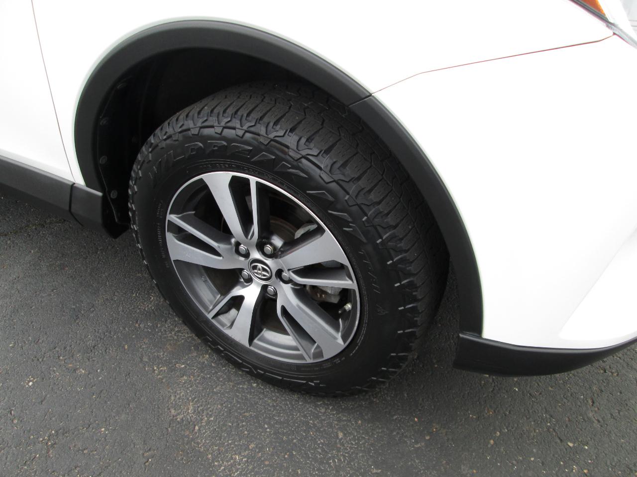 Toyota RAV4 XLE FWD 2016