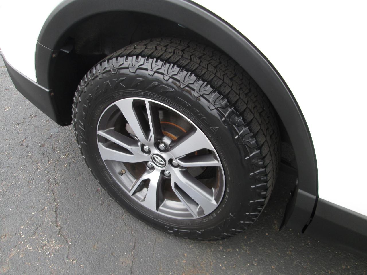 Toyota RAV4 XLE FWD 2016