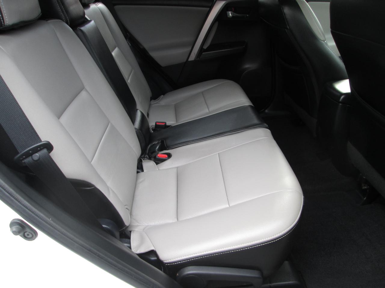 Toyota RAV4 XLE FWD 2016