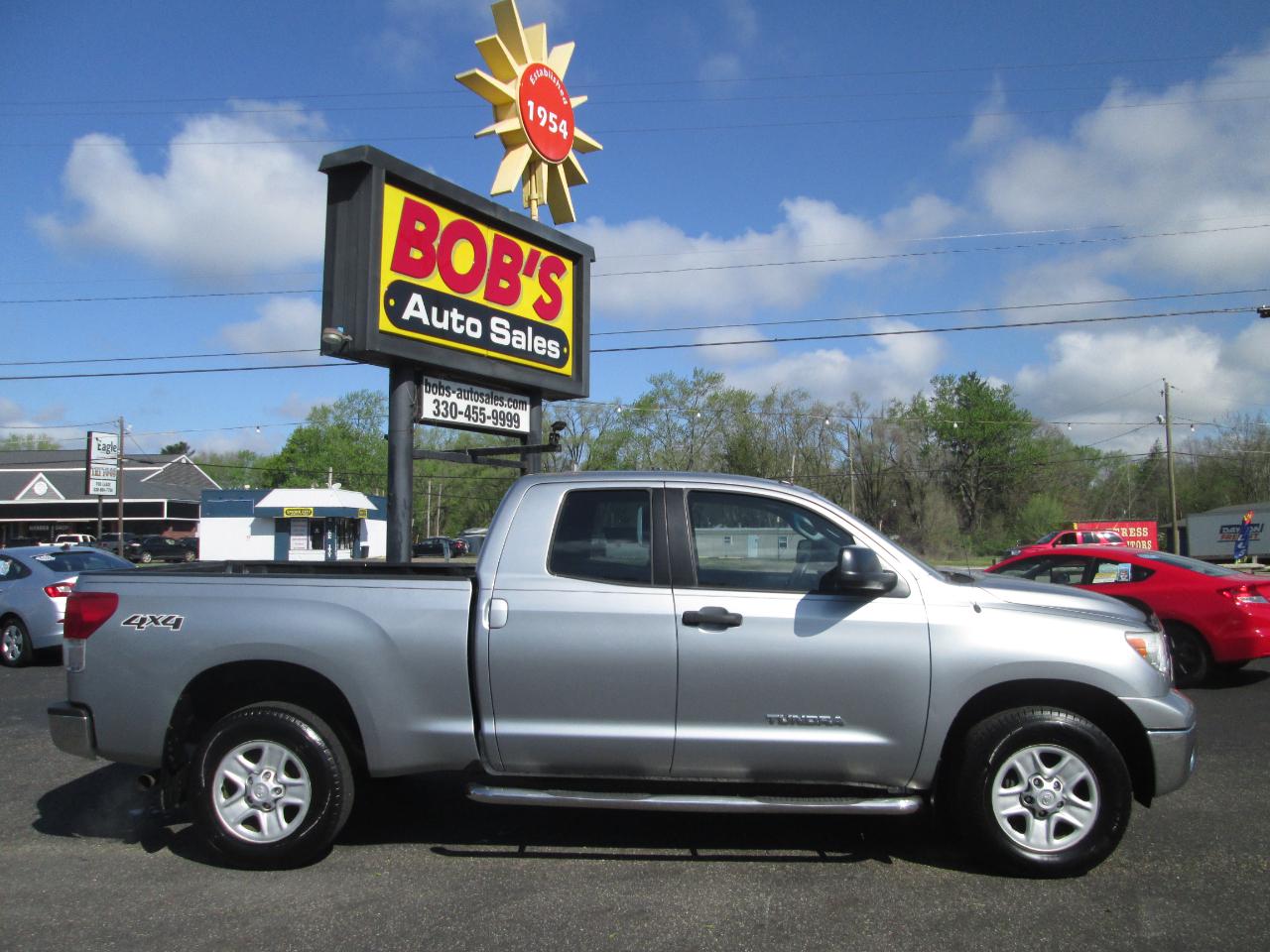 Toyota Tundra Tundra-Grade Double Cab 4.6L 4WD 2011
