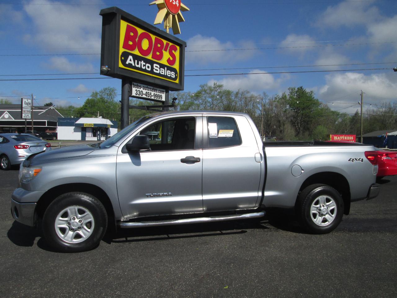 Toyota Tundra Tundra-Grade Double Cab 4.6L 4WD 2011