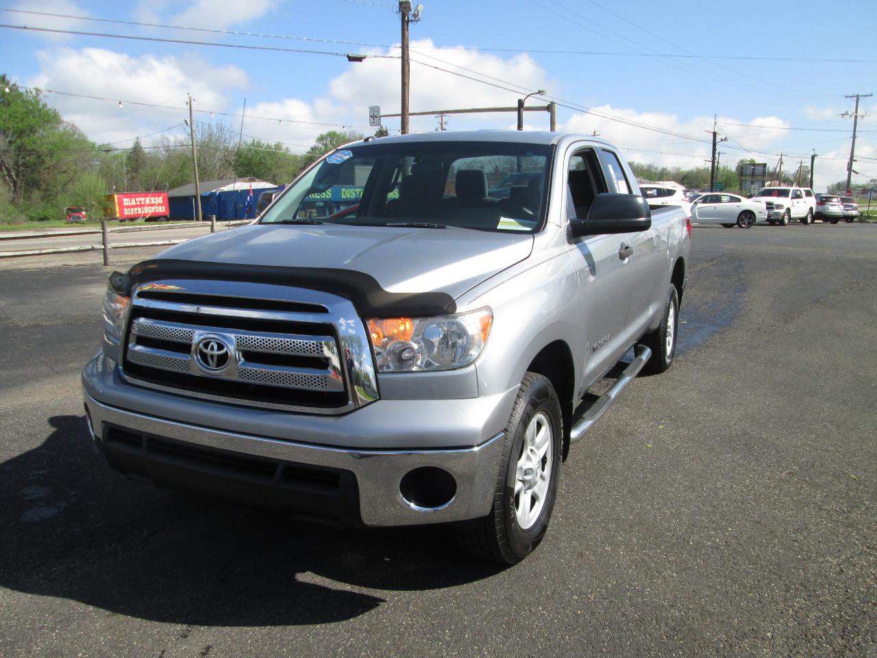 Toyota Tundra Tundra-Grade Double Cab 4.6L 4WD 2011