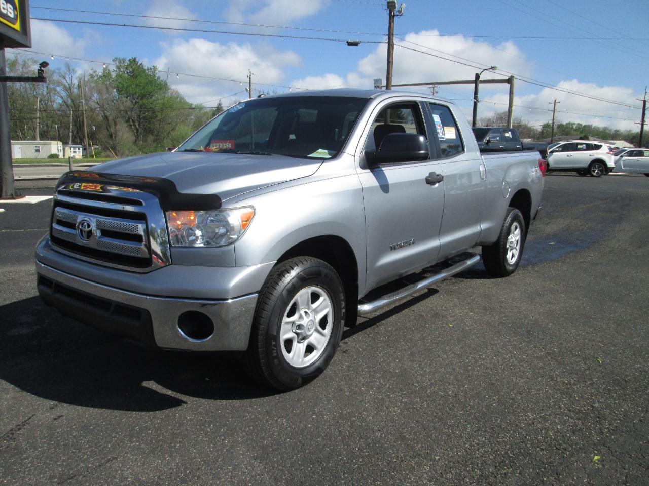 Toyota Tundra Tundra-Grade Double Cab 4.6L 4WD 2011