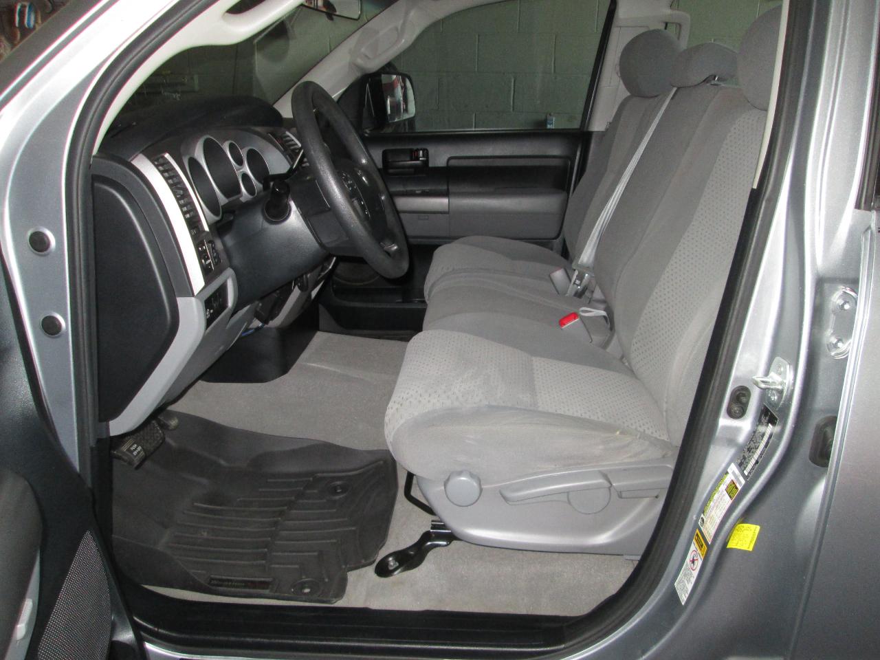 Toyota Tundra Tundra-Grade Double Cab 4.6L 4WD 2011