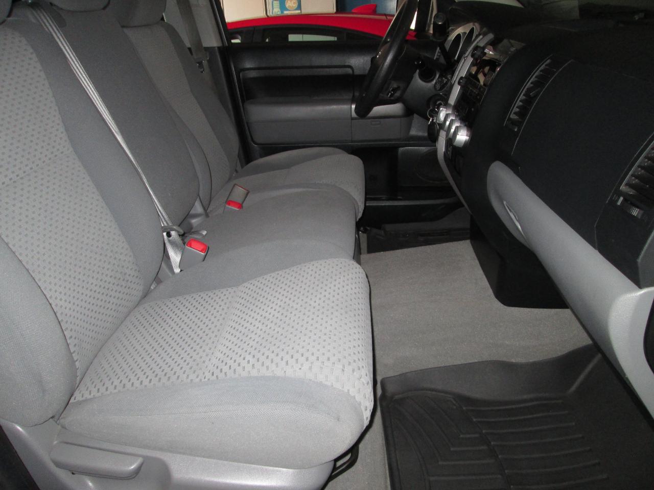 Toyota Tundra Tundra-Grade Double Cab 4.6L 4WD 2011