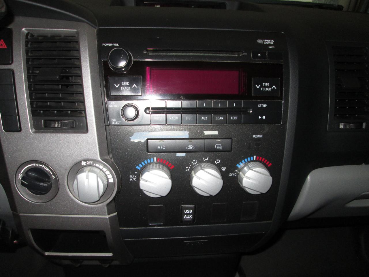 Toyota Tundra Tundra-Grade Double Cab 4.6L 4WD 2011