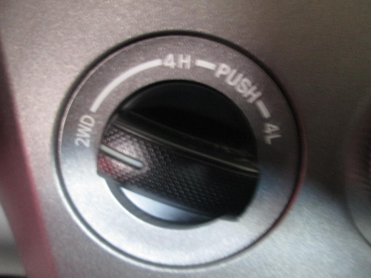 Toyota Tundra Tundra-Grade Double Cab 4.6L 4WD 2011