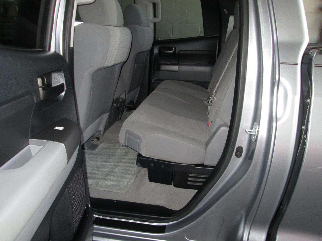 Toyota Tundra Tundra-Grade Double Cab 4.6L 4WD 2011