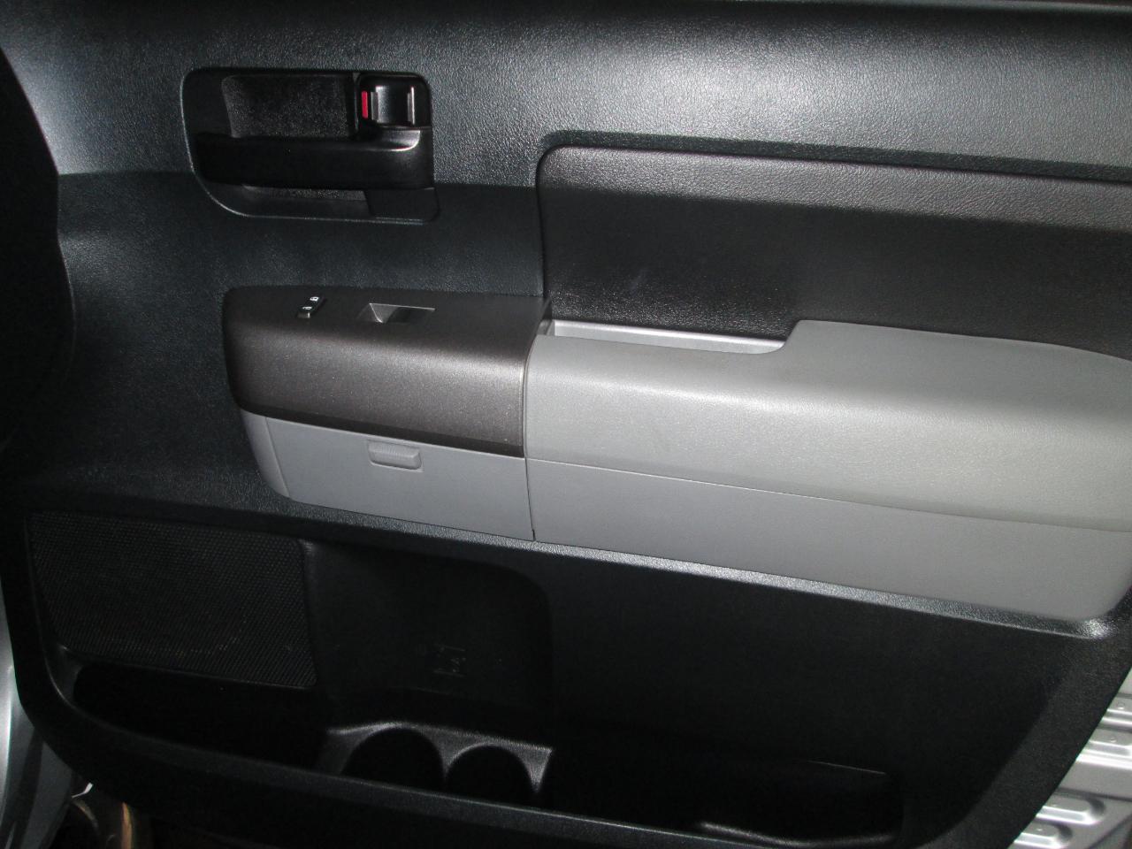 Toyota Tundra Tundra-Grade Double Cab 4.6L 4WD 2011