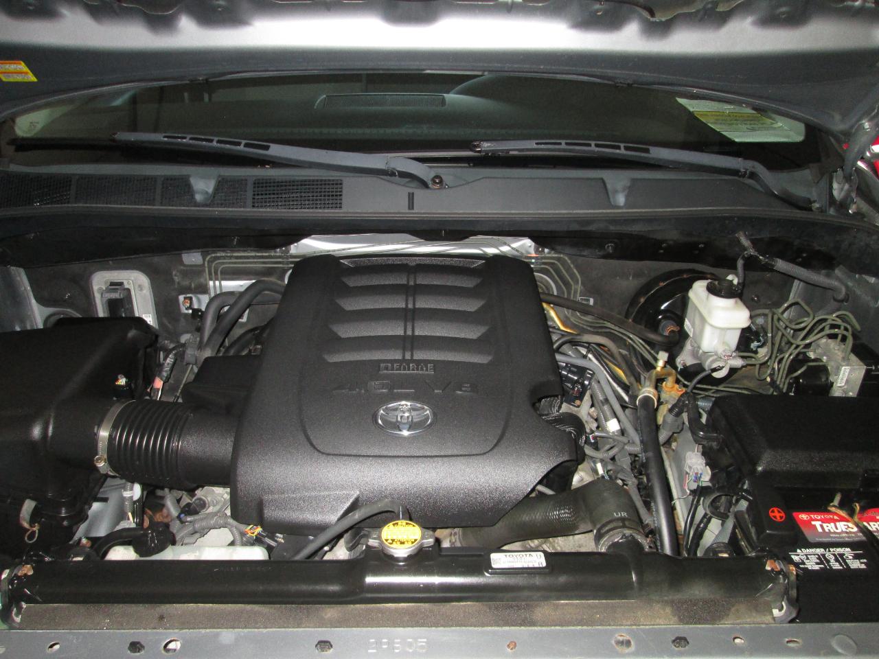 Toyota Tundra Tundra-Grade Double Cab 4.6L 4WD 2011