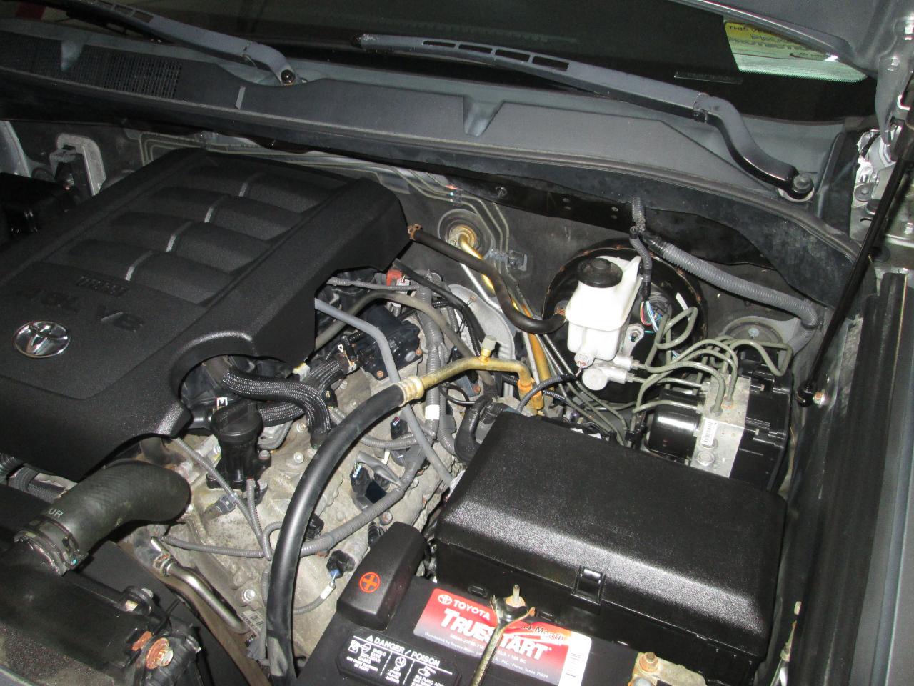 Toyota Tundra Tundra-Grade Double Cab 4.6L 4WD 2011