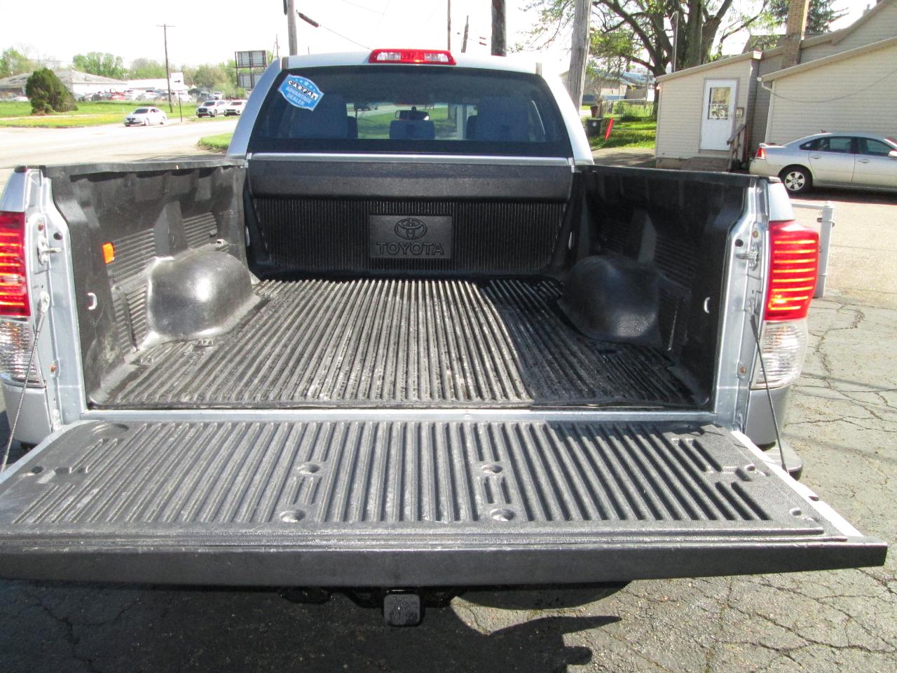 Toyota Tundra Tundra-Grade Double Cab 4.6L 4WD 2011