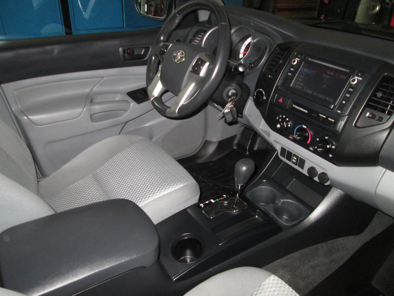 Toyota Tacoma Double Cab V6 5AT 4WD 2015