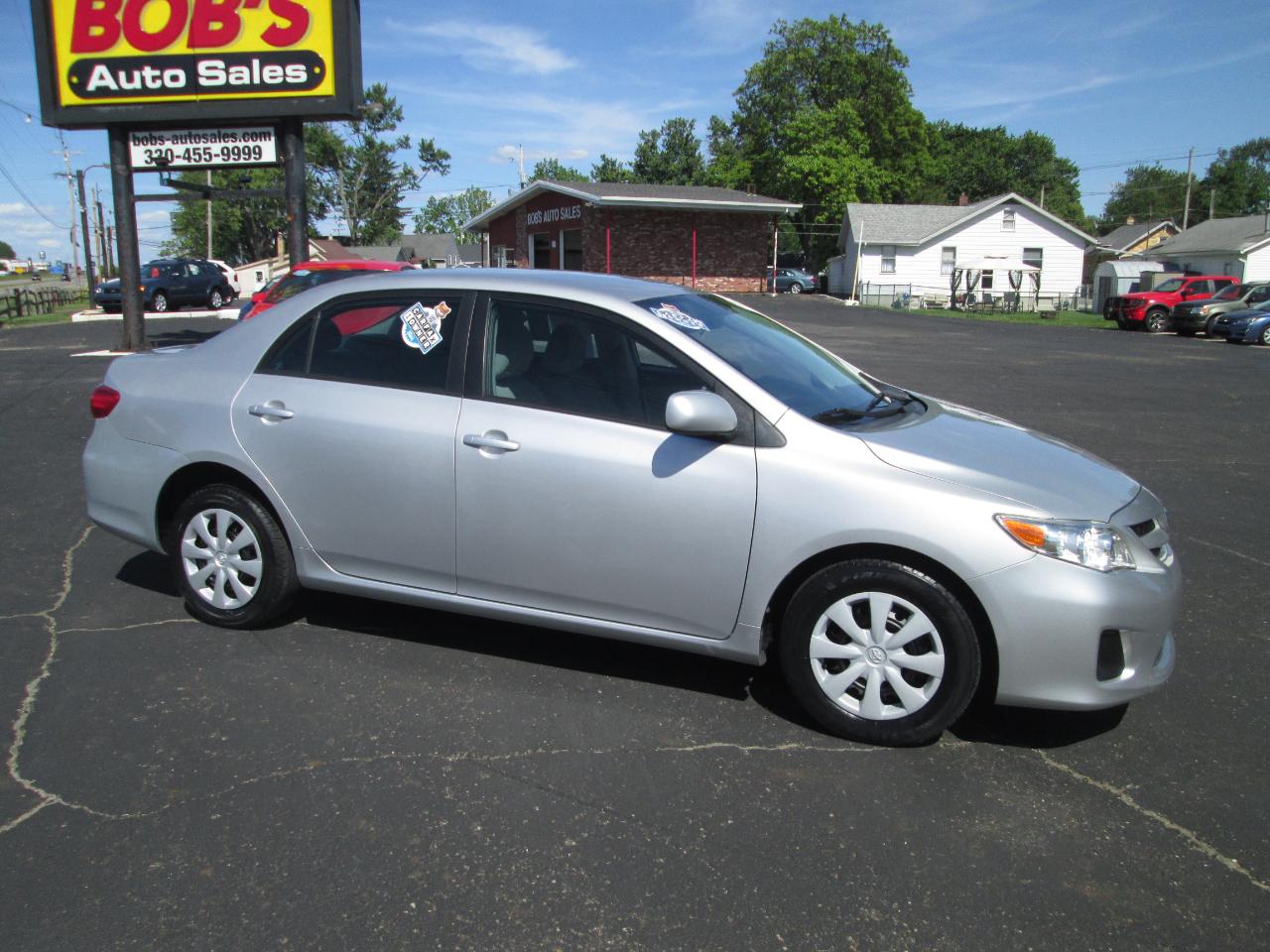 Toyota Corolla LE 4-Speed AT 2011