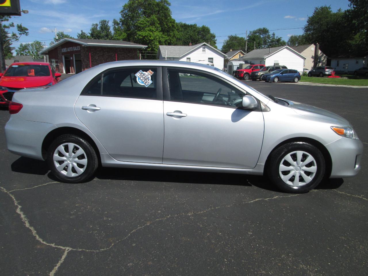 Toyota Corolla LE 4-Speed AT 2011